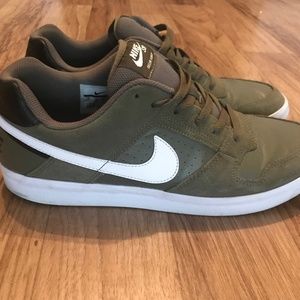 Nike SB Delta Force Vulc